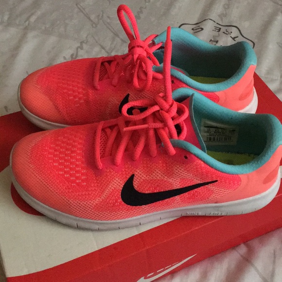Nike size 5Y - Picture 2 of 3